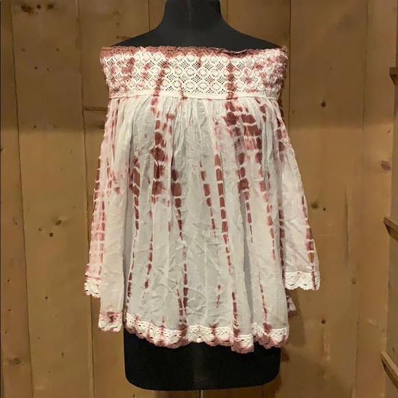 Hyku Tops - NWT Hyku Off shoulder Tie Dye Top with Lace Trim & 3/4 Bell sleeves